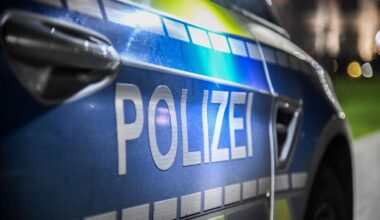 Polizei fahndet nach vier Jugendlichen