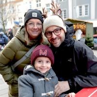 Nikolausmarkt auf der Domplatte von Sankt-Urbanus in Gelsenkirchen-Buer