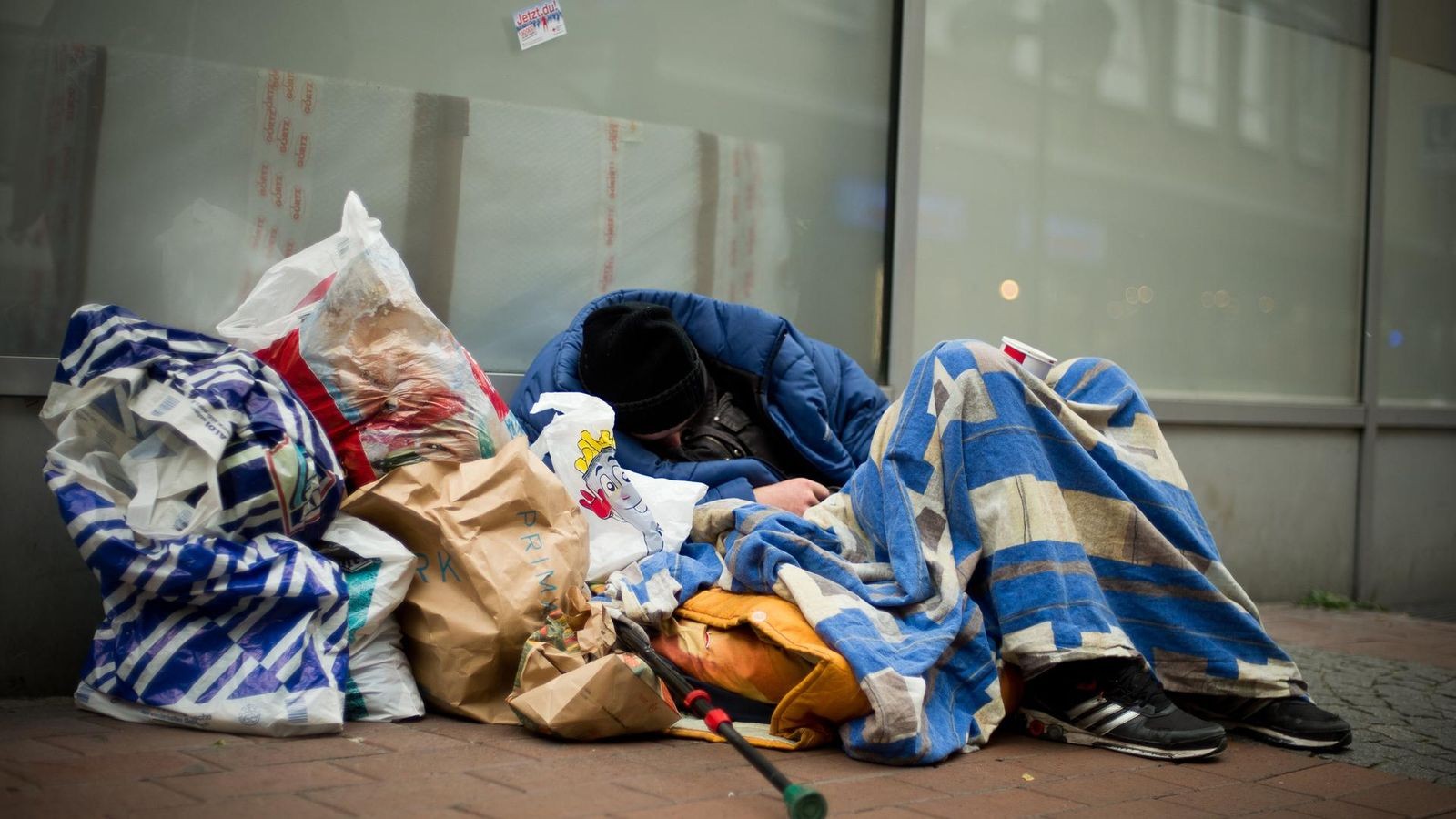 Obdachlose vom Dortmunder Hauptbahnhof bekommen Schlaf-Boxen
