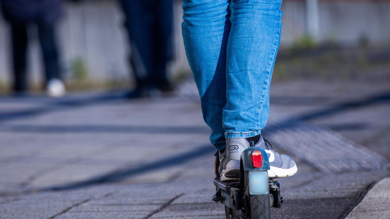 Polizei sucht Jungen mit rotem Fahrrad