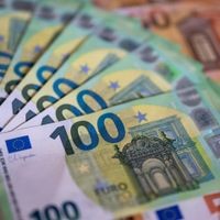 Bargeld auf einem Tisch