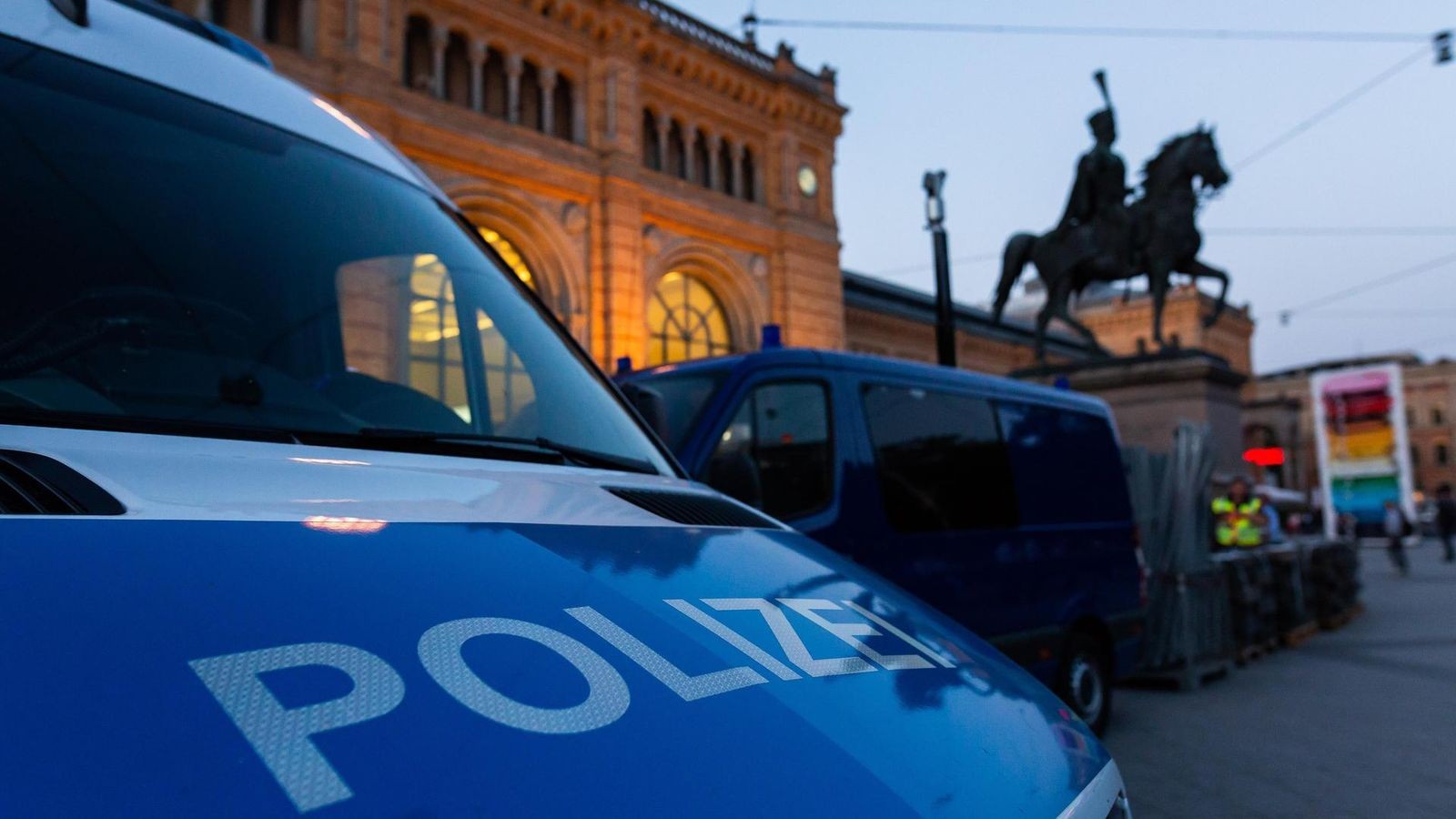 Mann randaliert mit Feuerlöscher im Hauptbahnhof Hannover