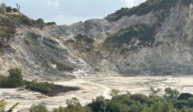 Forscher entdecken rätselhafte Risse – Droht ein Vulkanausbruch?