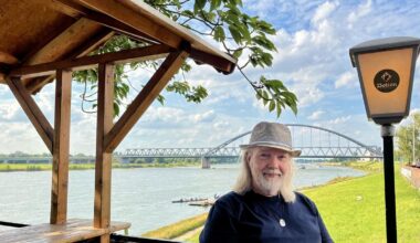 Düsseldorfer Biergarten „Hammer Blick“ am Rhein: Mehr Aussicht geht nicht