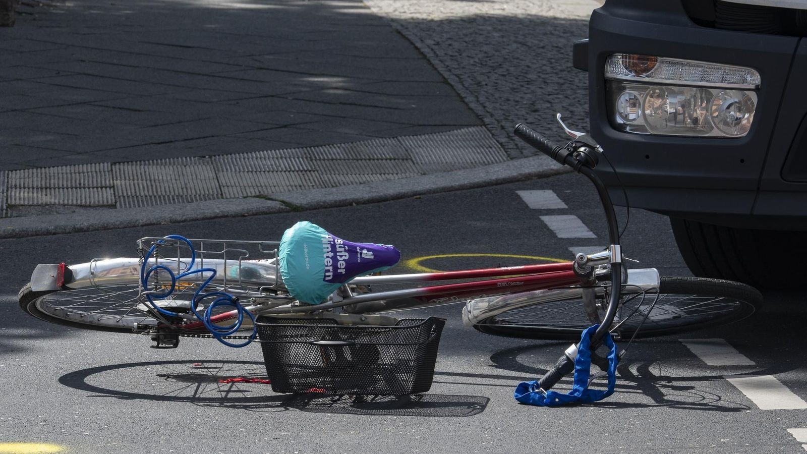 Sohn (19) fährt Vater mit Auto an