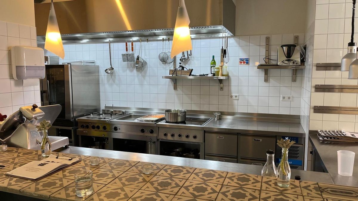 Die offene Küche ist das Herzstück des Restaurants Chic.