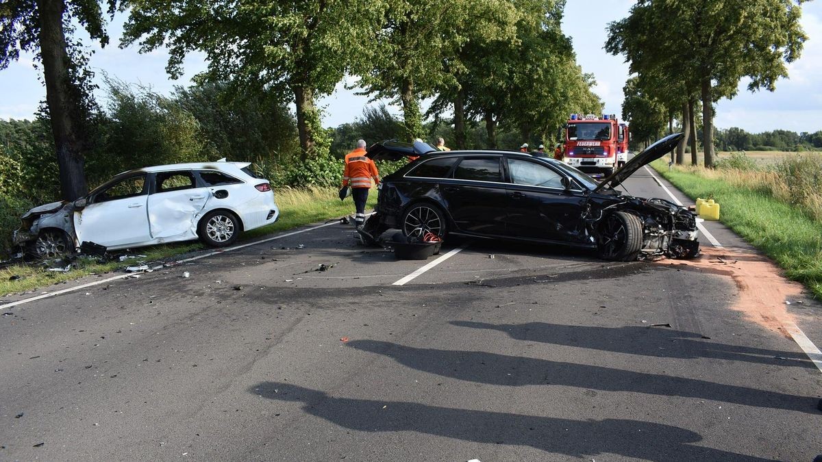 Bei dem Unfall wurden alle vier beteiligten Personen verletzt. 