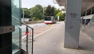 Zwei Bochumer mit Messer attackiert: Mordkommission ermittelt