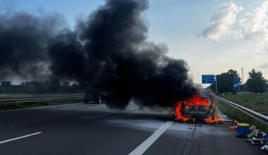 Herner Auto auf der Autobahn völlig ausgebrannt