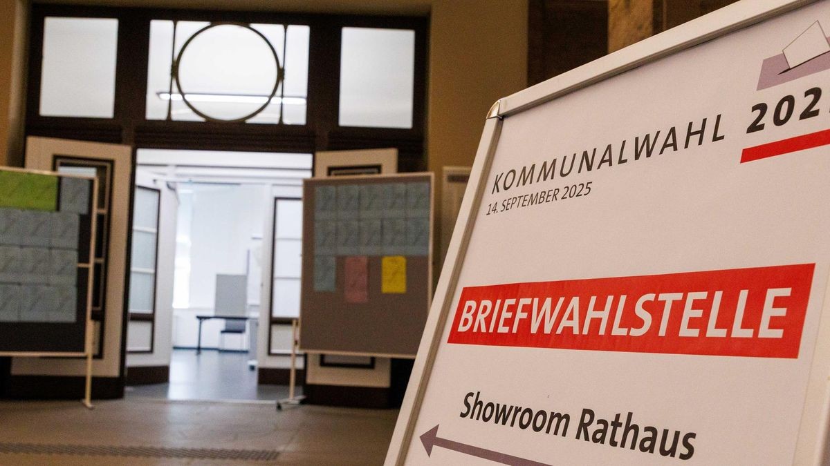 Die Briefwahlstellen im Bottroper Rathaus (Foto) und in der Bezirksvertretung Kirchhellen sind geöffnet.