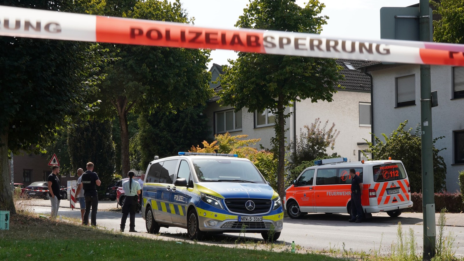 Entschärfungs-Lkw trifft vor Ort ein