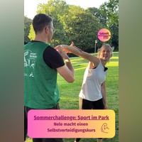 talzeit-Redakteurin Nele hat einen Selbstverteidigungskurs bei Sport im Park in Wuppertal ausprobiert.