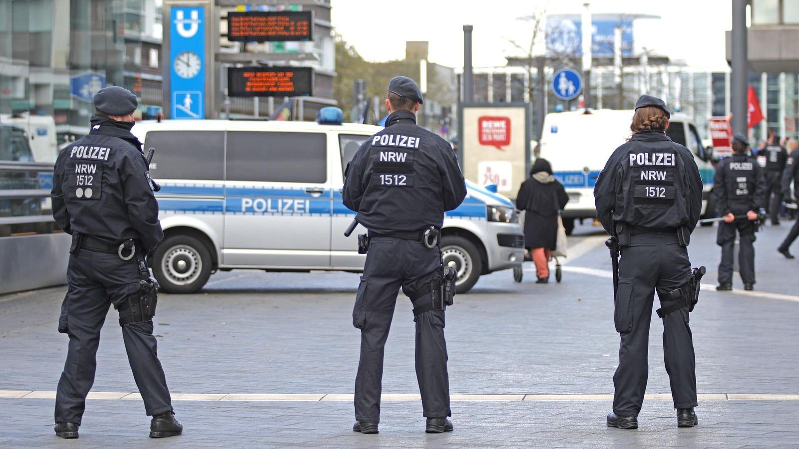 AfD Gelsenkirchen holt Islam-Kritiker auf HKP – Gegenprotest