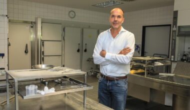 Die Spur des Todes führt durch sein Institut