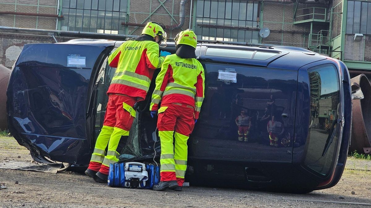  Foto Feuerwehr Hattingen Löschzug Nord 