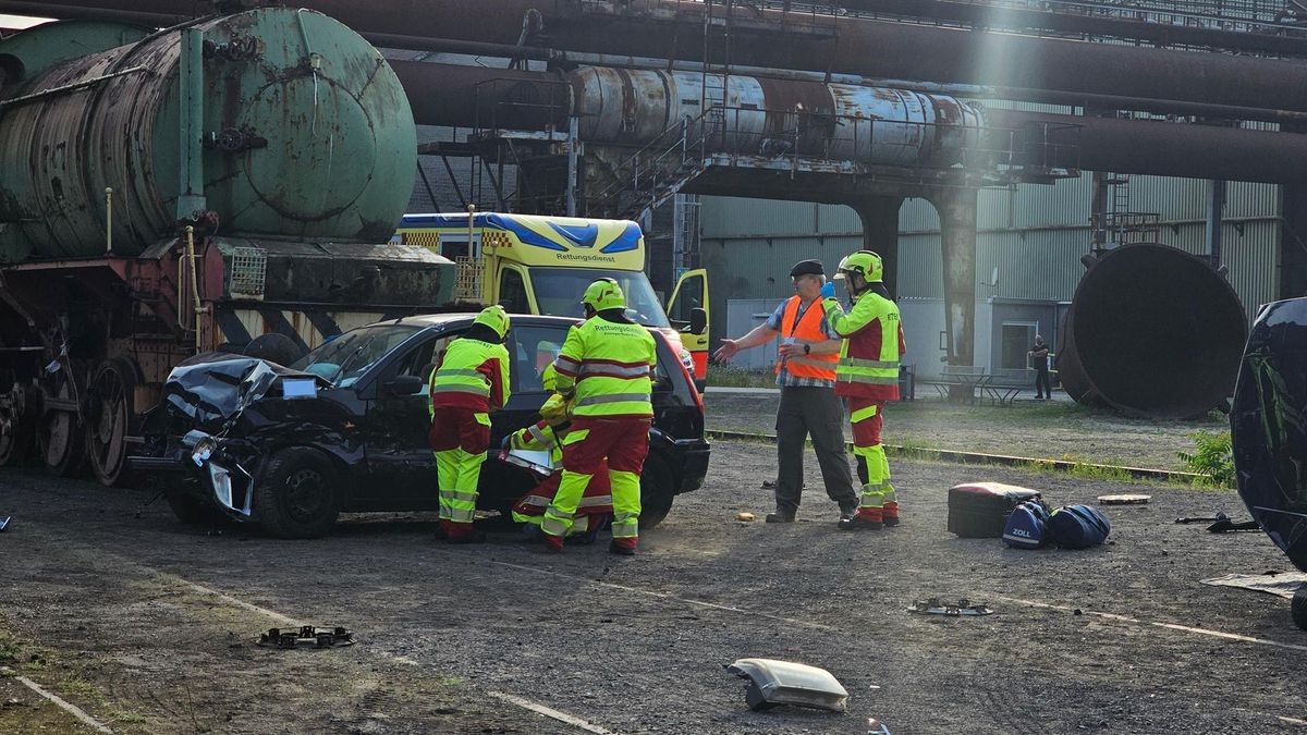  Foto Feuerwehr Hattingen Löschzug Nord 