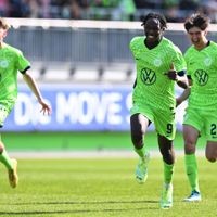 Trevor Chidubem Benedict (Mitte), inzwischen Profi beim VfL Wolfsburg, traf dreimal beim U-19-Pokalsieg gegen den MSV.