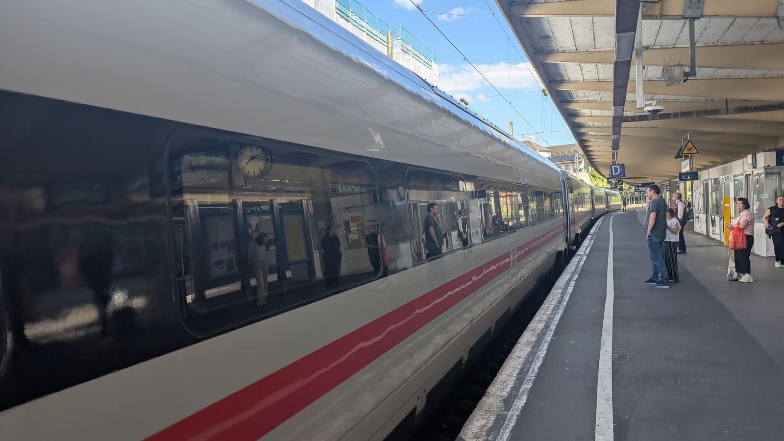 Fünf Weichen, 1.200 Schwellen: Baustelle am Wuppertaler Hauptbahnhof