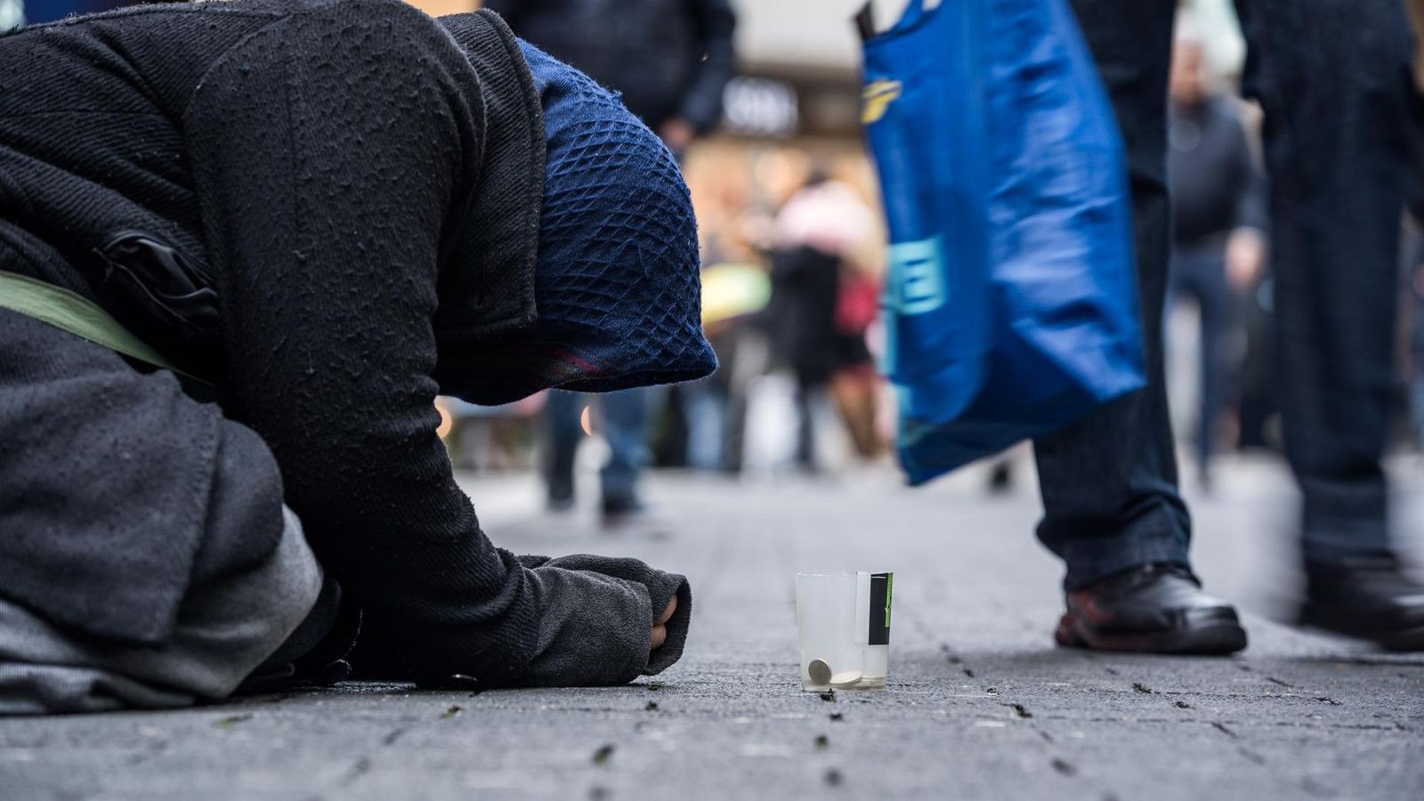 Sicherheitsdienst gegen Bettler – Obdachlose wehren sich