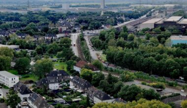Mann (38) rast mit 118 km/h über Hauptstraße im Duisburger Süden