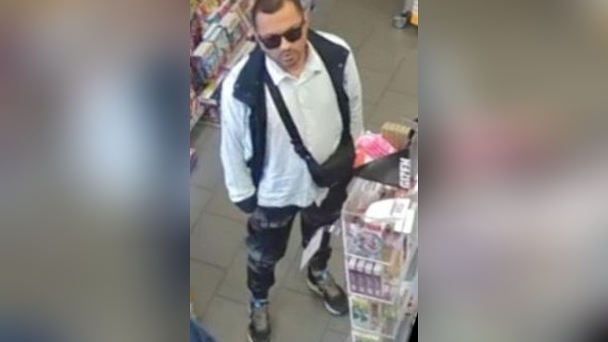 „Wer kann diesen gesuchten Mann identifizieren oder sagen, wo er sich gerade aufhält?“, fragt die Gelsenkirchener Polizei.