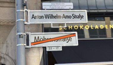 Neue Schilder hängen schon – trotz Eilantrag