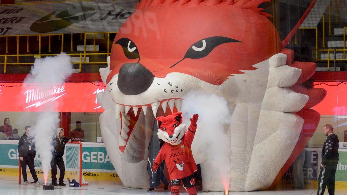 Sport / Duisburg / Wedau: Eishockey 