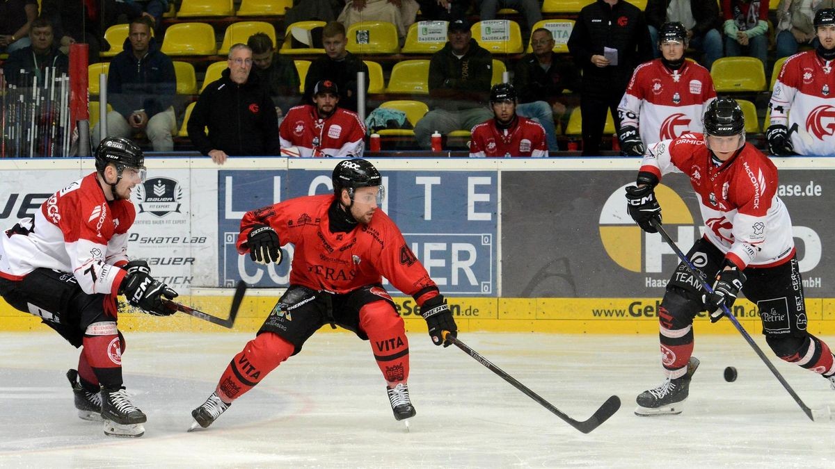 Sport / Duisburg / Wedau: Eishockey 