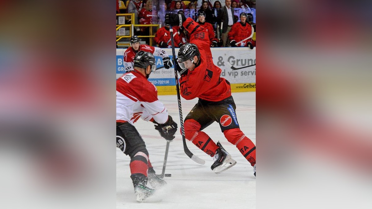 Sport / Duisburg / Wedau: Eishockey 