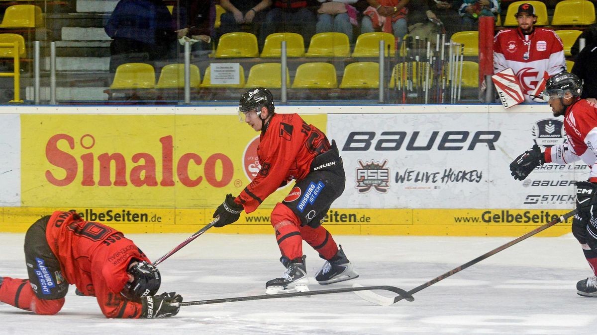 Sport / Duisburg / Wedau: Eishockey 