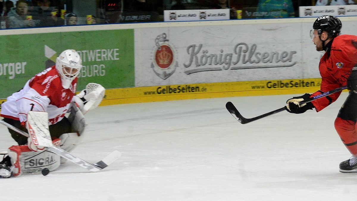 Sport / Duisburg / Wedau: Eishockey 