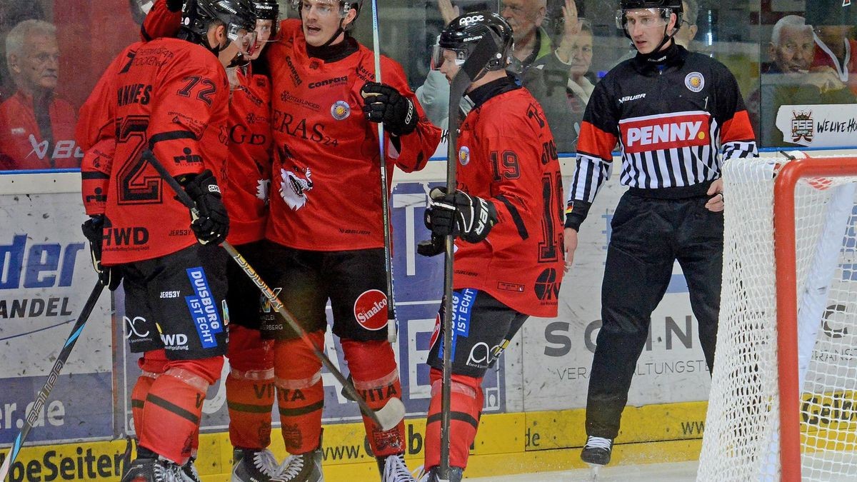 Sport / Duisburg / Wedau: Eishockey 