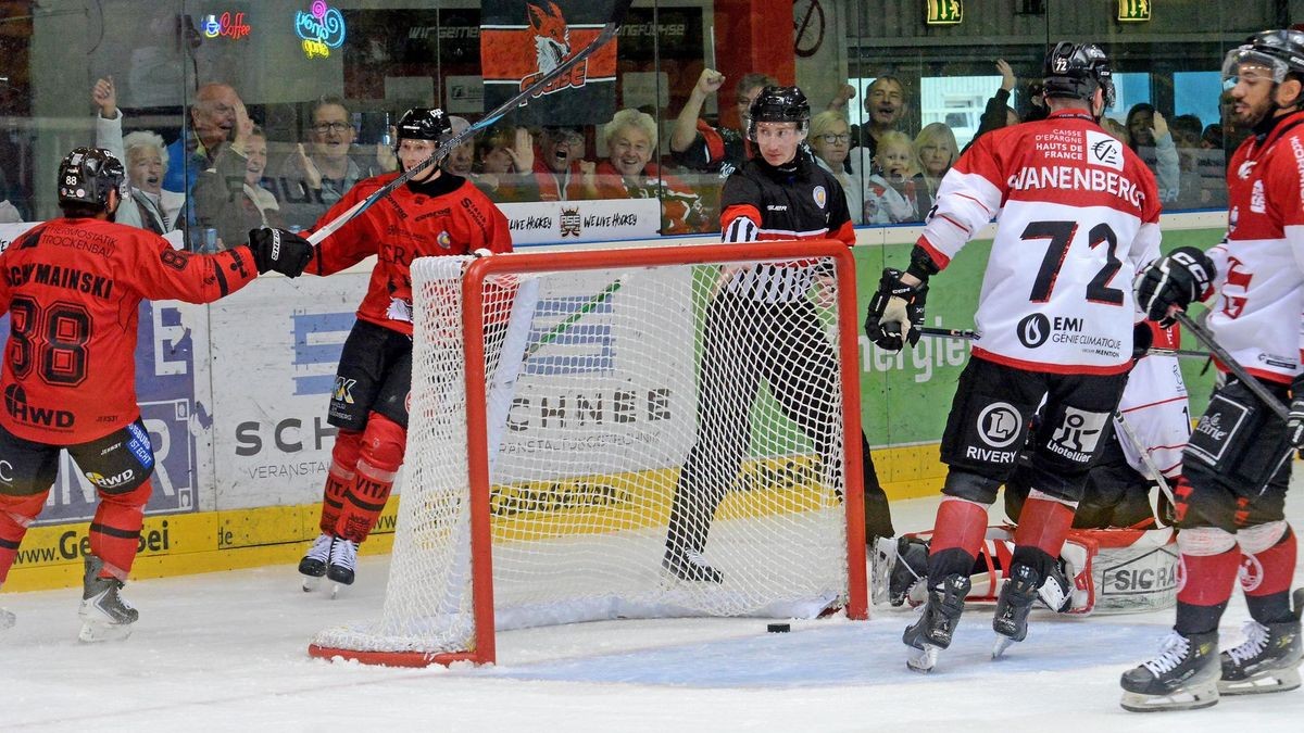 Sport / Duisburg / Wedau: Eishockey 