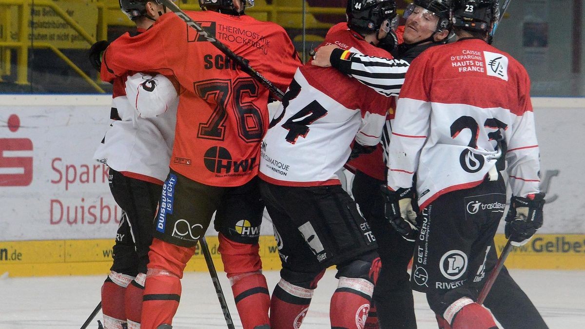 Sport / Duisburg / Wedau: Eishockey 