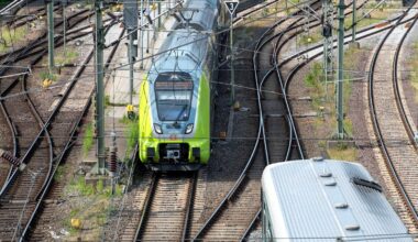 Umgestürzter Baum legt Zugverkehr im Norden lahm – viele Ausfälle