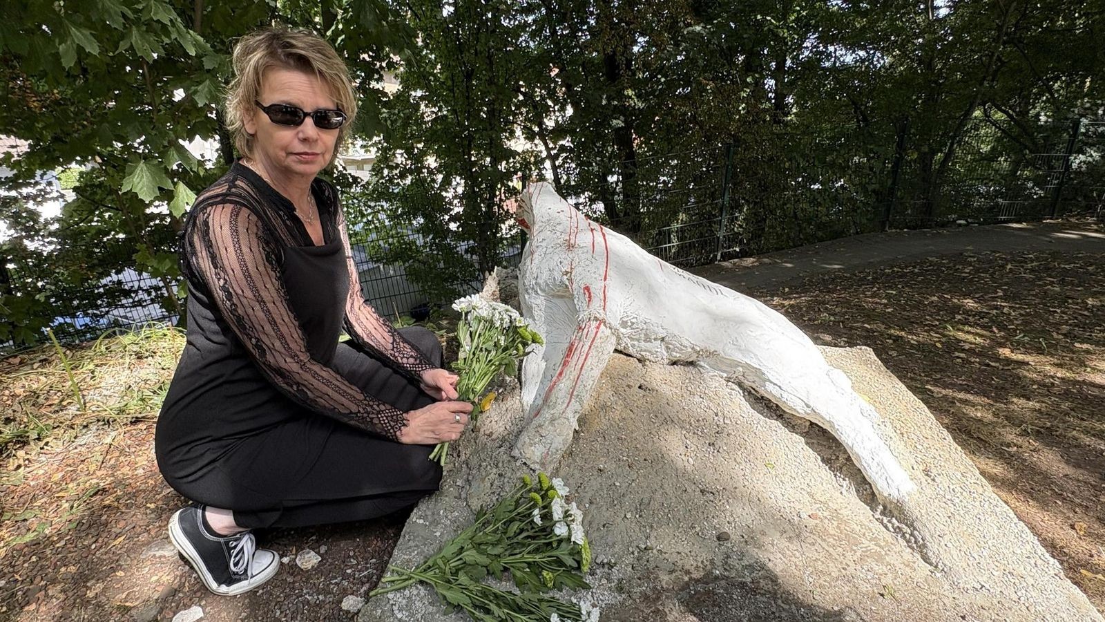 Esels-Statue in Witten: Künstlerinnen wollen Täter kennenlernen