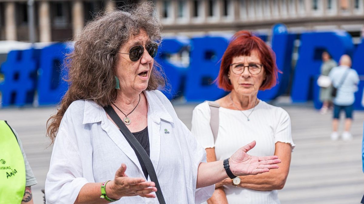 Kerstin Ciesla, Vorsitzende des BUND in Duisburg und stellvertretende Vorsitzende des BUND NRW, warnt vor den Risiken durch die „überflüssigen Transporte“. 