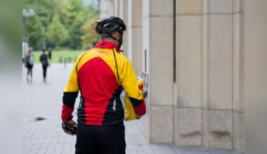 Verärgerter DHL-Bote prügelt auf Frau ein: „Ich bin Boxer!“ - WAZ | Westdeutsche Allgemeine Zeitung