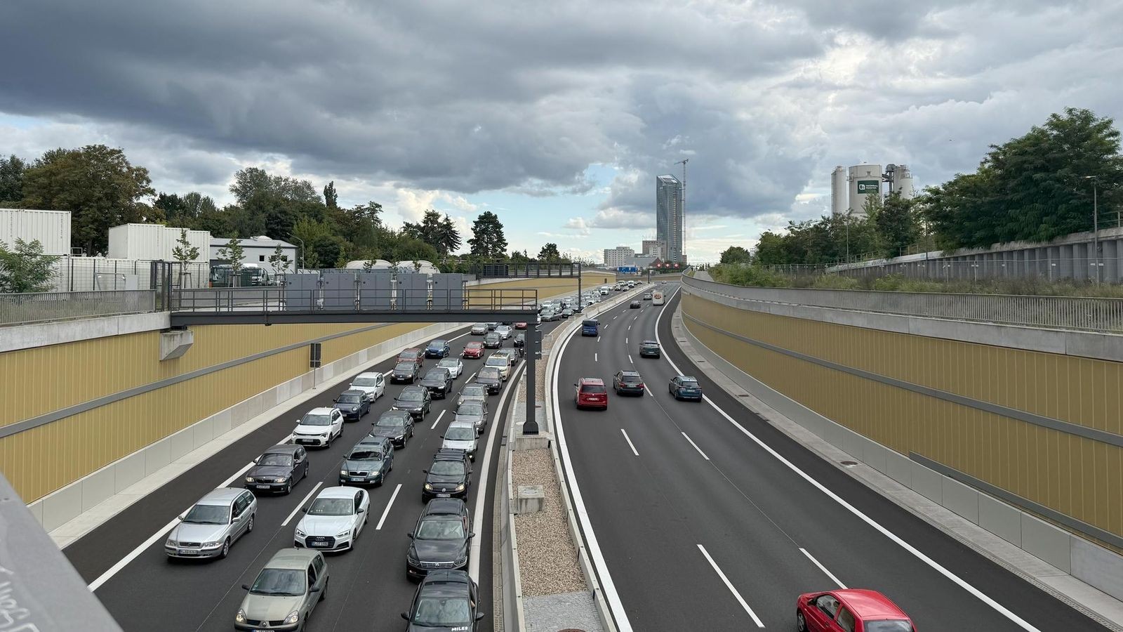 Stadtautobahn A100: Verkehrsexperte fordert dauerhafte Sperrung
