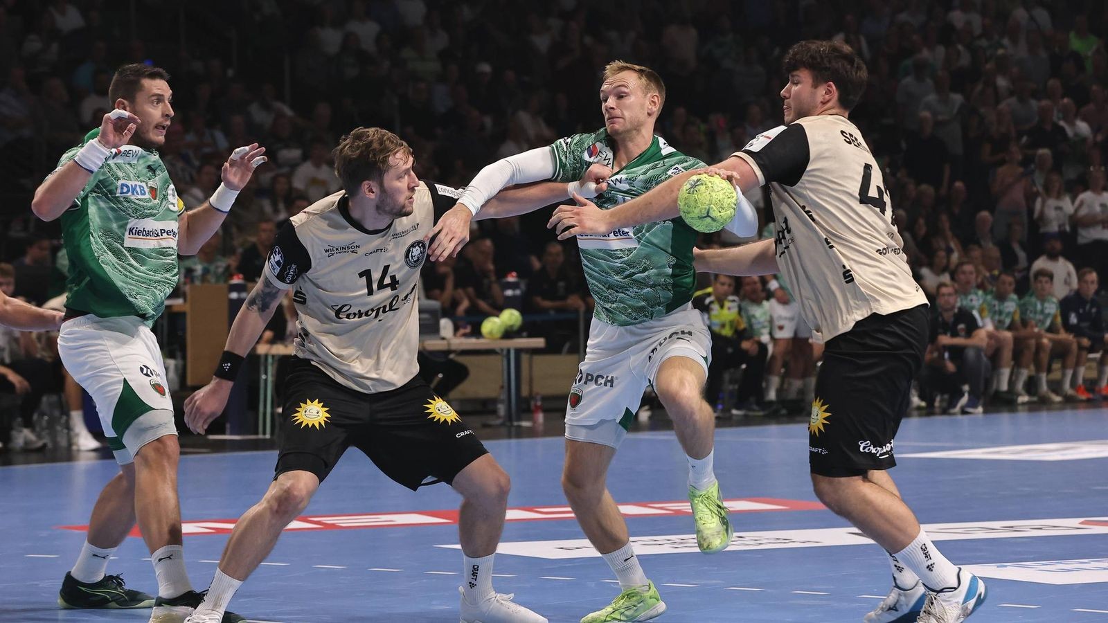 Füchse Berlin feiern Schale und Supercup – und starten gut in die neue Saison