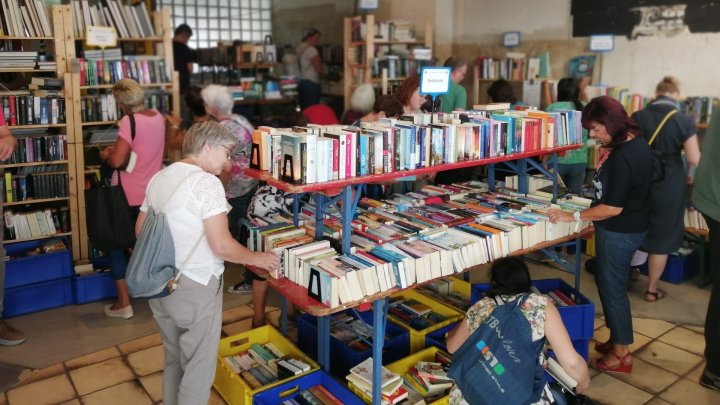 Günstiger Lesestoff für den guten Zweck beim Bücherbasar