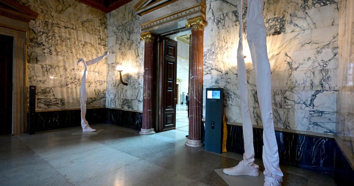 Erwin Wurm ließ seine Skulpturen aus dem Parlament abtransportieren