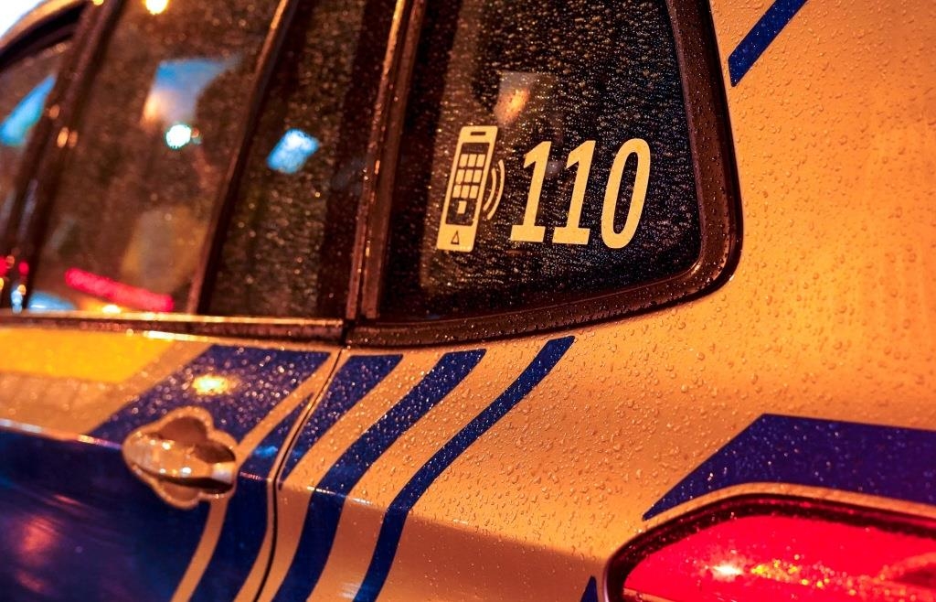 Unbekannte schlagen 27-Jährigem ins Gesicht