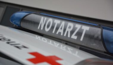 Bauarbeiter (58) bei Kanalarbeiten im Landkreis Augsburg halb verschüttet