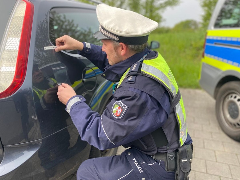 Gelsenkirchen: Radfahrer kracht in Fußgängerzone mit Senior (81) zusammen – Schwerverletzte!