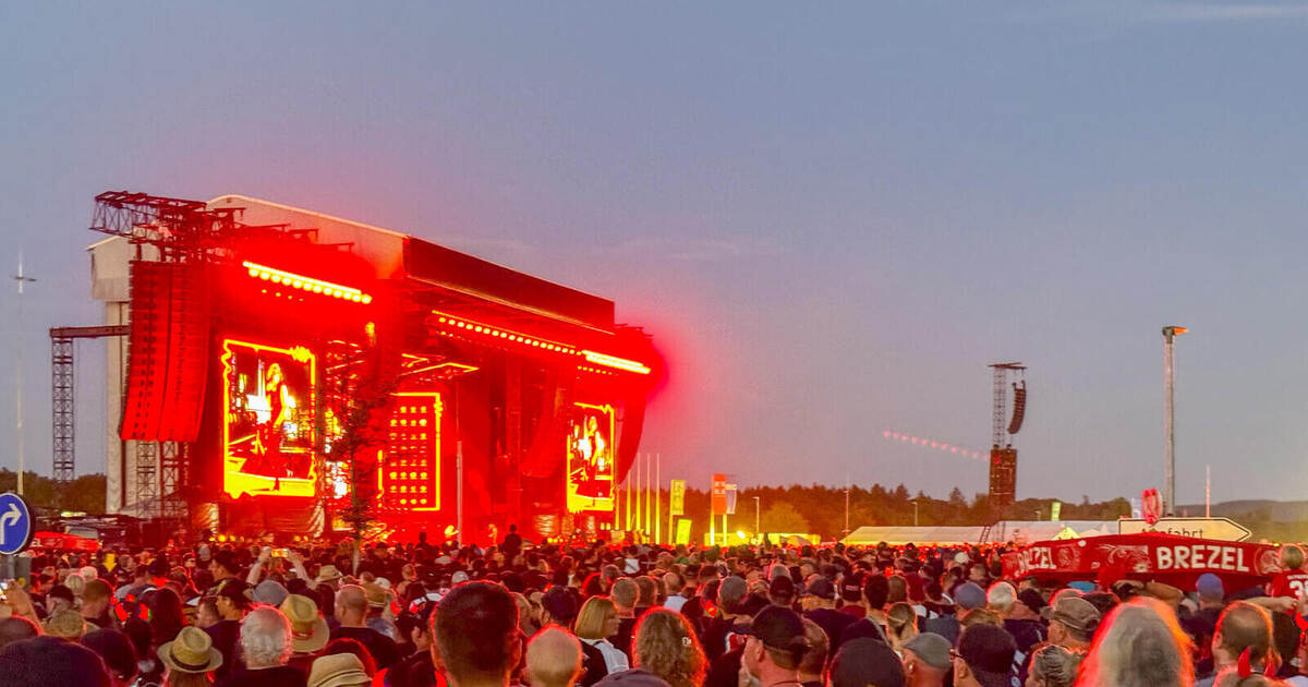 75.000 Fans: AC/DC spielen größtes Konzert der Region in Karlsruhe - Kultur