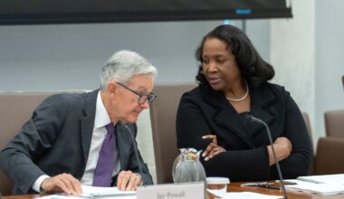 Machtkampf mit der Notenbank: Trump kündigt Entlassung von Fed-Gouverneurin an