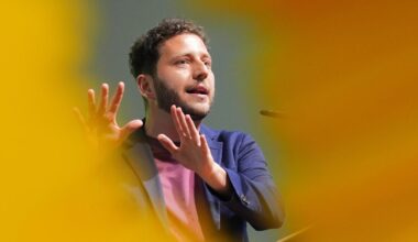 "Sommerinterview": Eine Bürgerfrage bringt Felix Banaszak aus dem Konzept