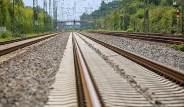 Nach Brandanschlag: Bahnstrecke Düsseldorf-Duisburg wieder frei