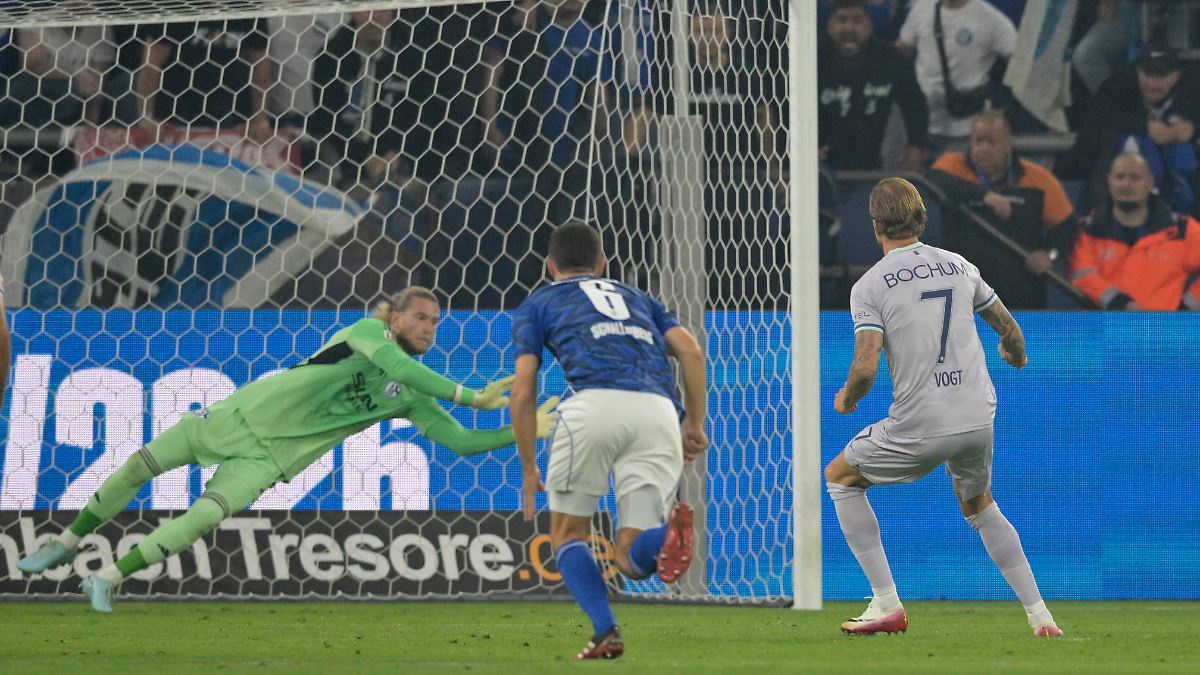 Bochum scheitert und bezahlt: Schalke produziert fahrlässig Elfmeter, Karius heldenhaft